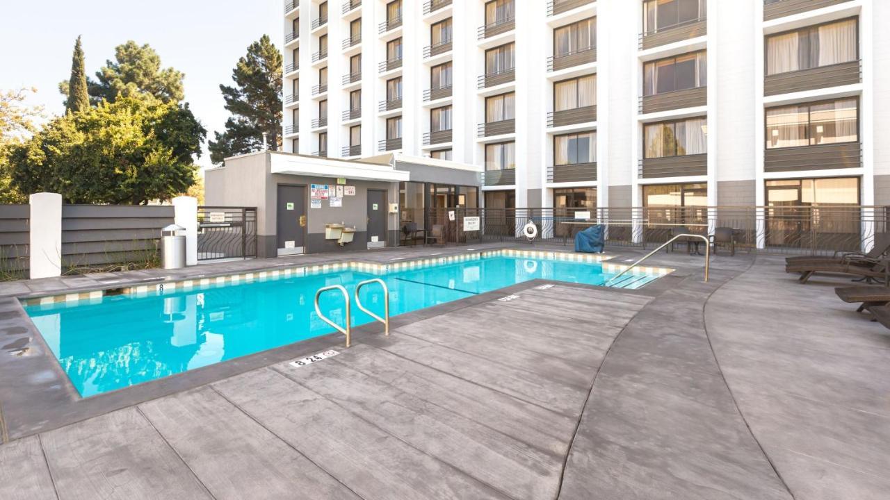 Holiday Inn San Jose-Silicon Valley By Ihg Bagian luar foto