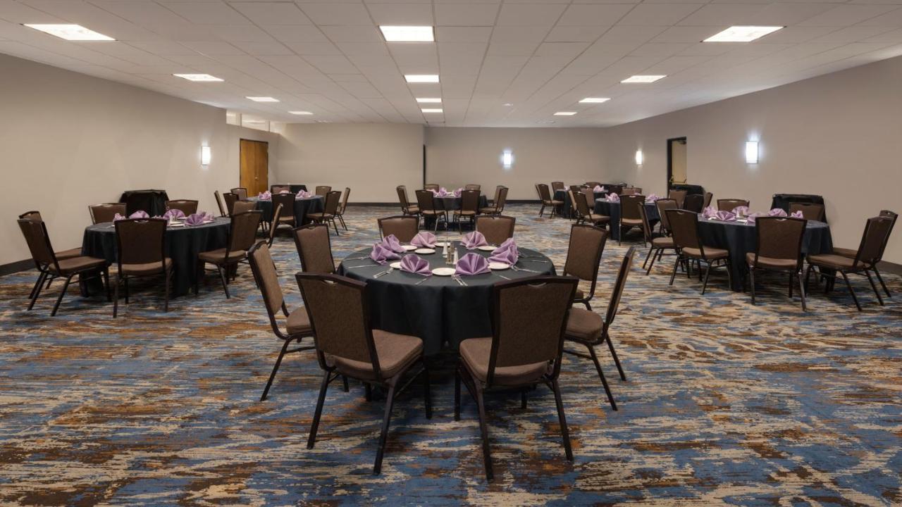 Holiday Inn San Jose-Silicon Valley By Ihg Bagian luar foto